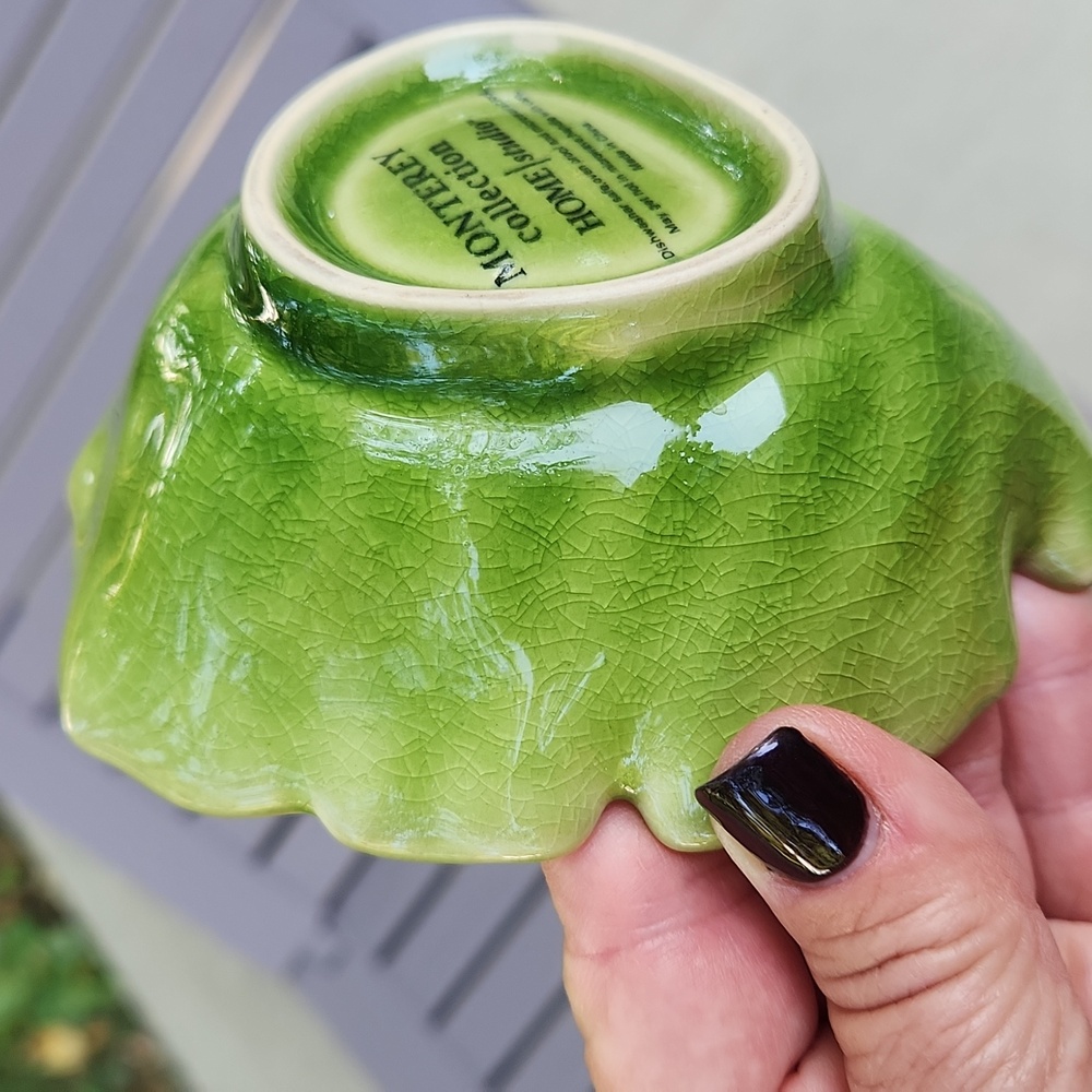Monterey Collection Leaf-Shaped Ceramic Bowls Green Small Set Of 2 - Picture 13 of 13